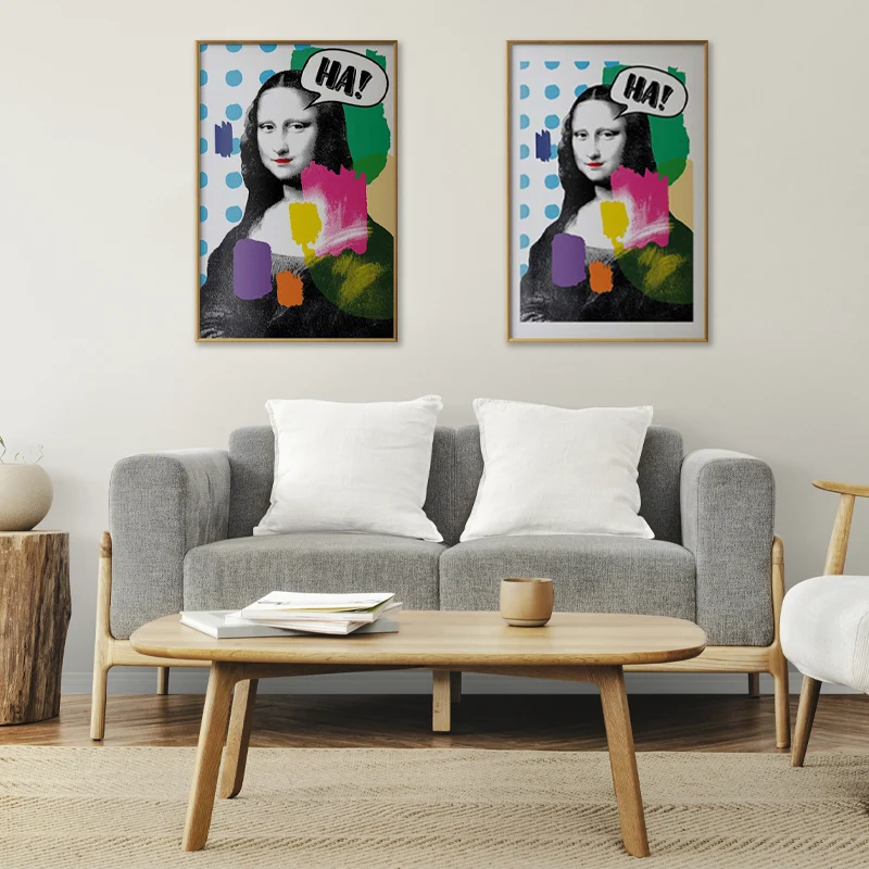 Affiche encadrée de la Joconde Style Pop Art dans un Salon