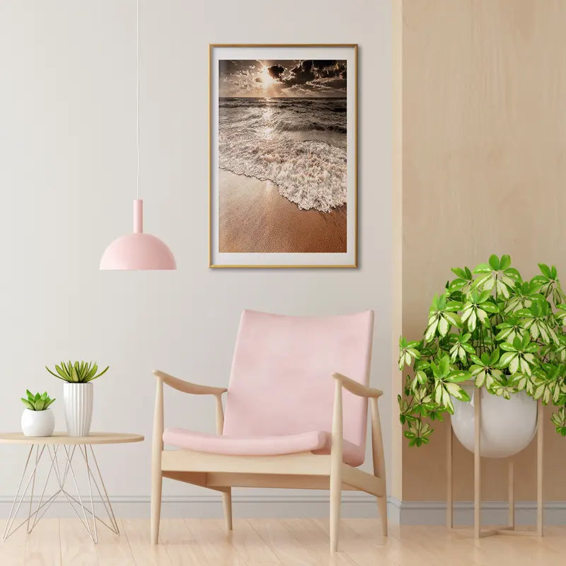 Poster mural avec plage paradisiaque et des vagues cadre doré et avec marge