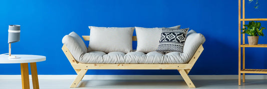 Comment créer une ambiance unique avec le bleu électrique dans votre décoration intérieure