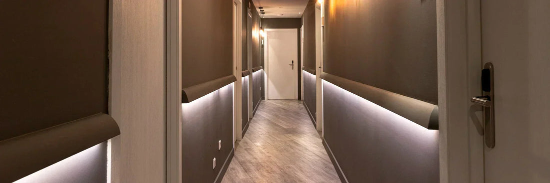 12 idées déco pour un couloir étroit, chaleureux et fonctionnel