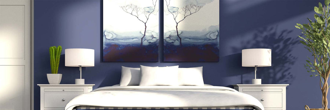 Quel tableau de décoration accrocher sur un mur de couleur bleu ?