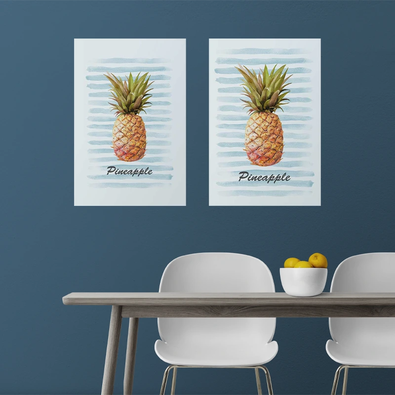Affiche murale montrant un Ananas Exotique accroché dans une salle à manger