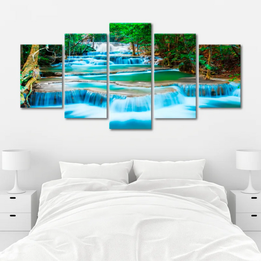 Toile décorative d'une Cascade dans une Forêt dans une chambre - TabloDéco.fr