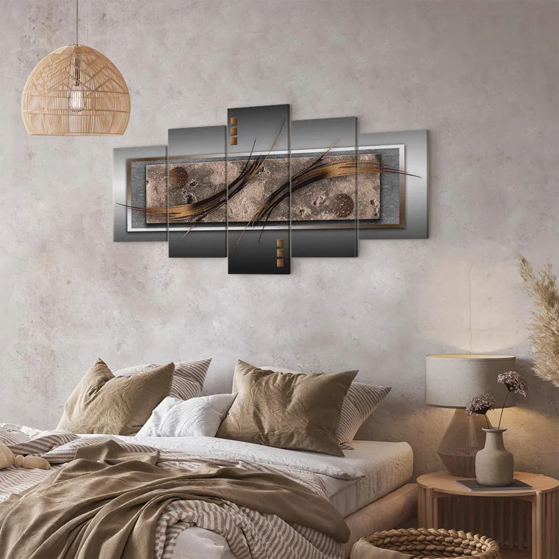 Tableau déco moderne et chic accroché dans une chambre