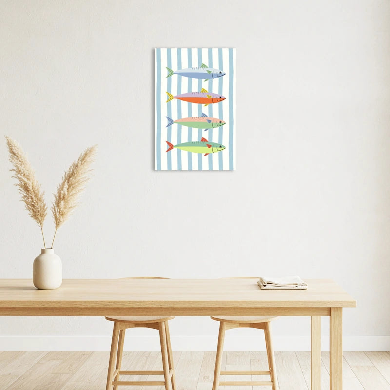 Tableau déco Sardines Colorées accroché dans une salle à manger