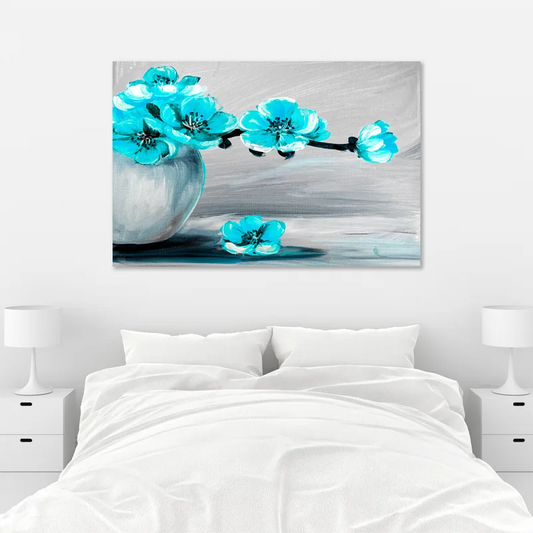 Toile murale de Fleurs Bleues accrochée dans une chambre